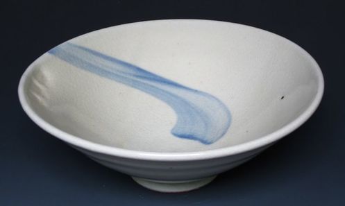 Porcelain bowl with white lustre crackle glaze